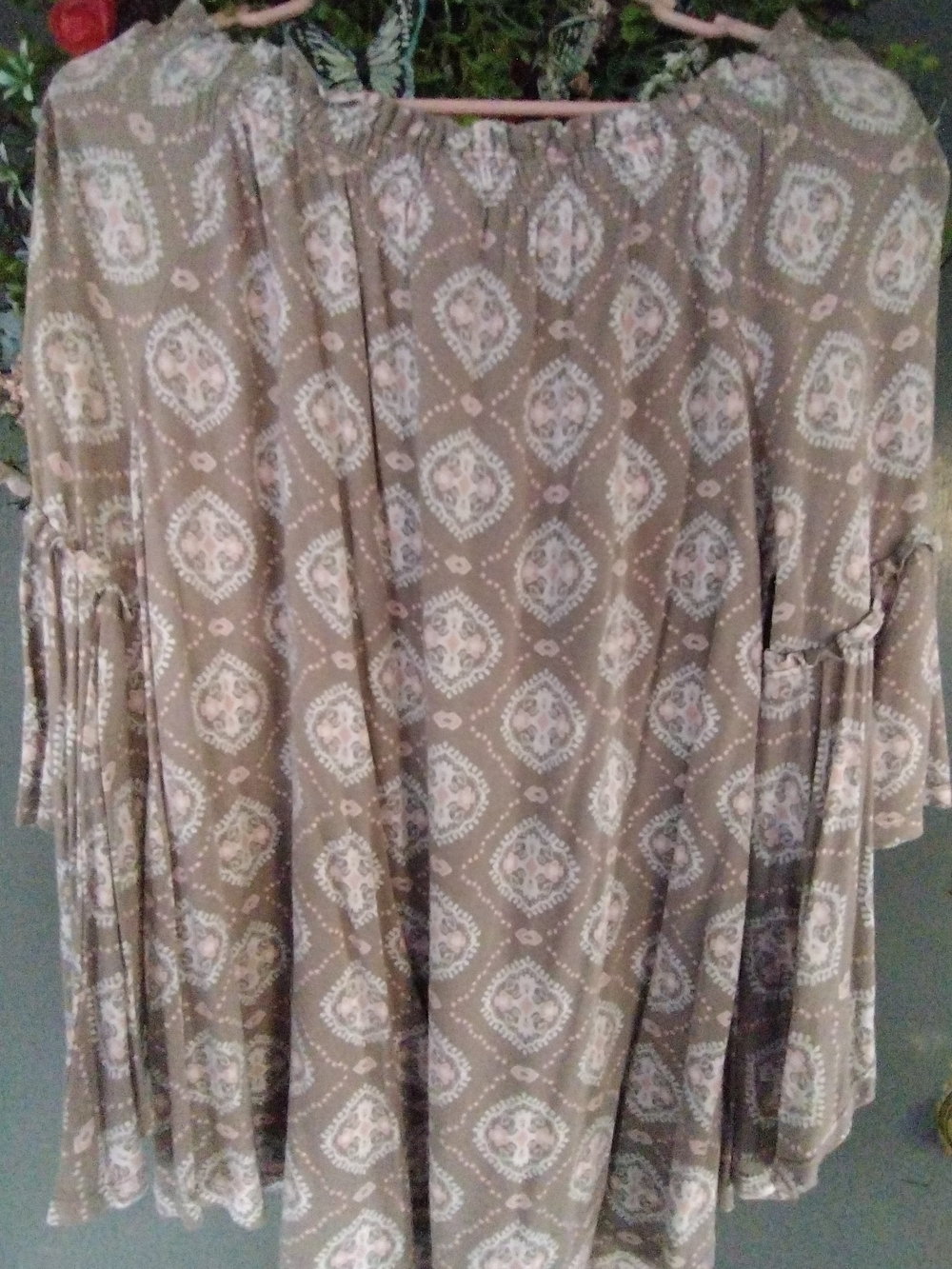 Time and Tru Grey Mauve Printed Off-Shoulder Top